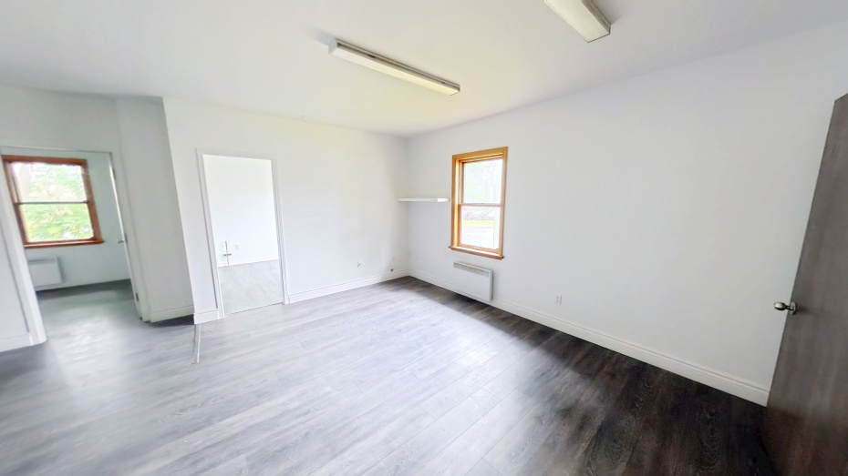 7780 Boulevard Henri-Bourassa, Charlesbourg, Québec,Commercial,Locaux à Louer,Henri-Bourassa,2,2042