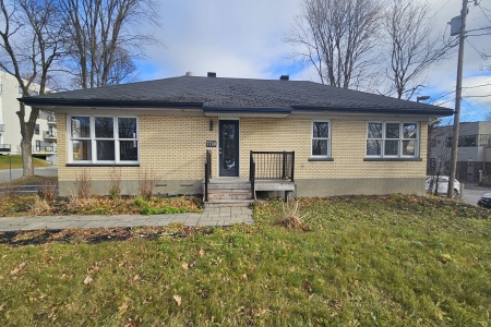 7780 Boulevard Henri-Bourassa, Charlesbourg, Québec,Commercial,Locaux à Louer,Henri-Bourassa,2,2042