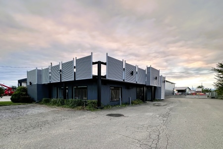 202 Route Route 138, Saint-Augustin, ,Commercial,Locaux à Louer,Route 138,1,2072