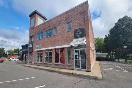8152 boulevard Henri-Bourassa, Charlesbourg, Québec,Bureau,Locaux à Louer,Henri-Bourassa,1,2187