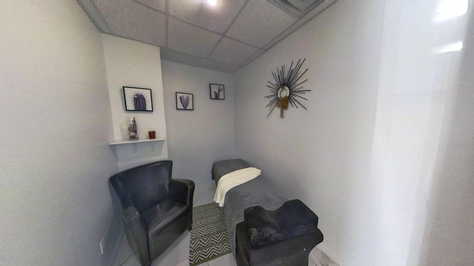 913 Monseigneur-Grandin Rue Monseigneur-Grandin, Sainte-Foy, Québec,Commercial,Locaux à Louer,913 Monseigneur-Grandin,Monseigneur-Grandin,1,2293