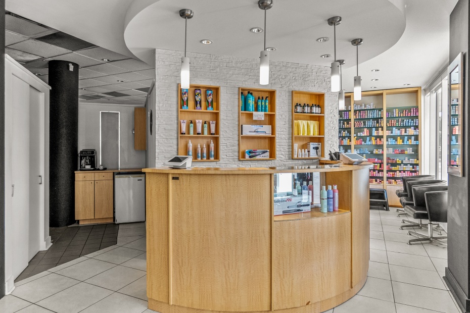 2750 Chemin Saint-Foy, Sainte-Foy, Québec,Commercial,Locaux à Louer,Plaza Laval,Saint-Foy,1,2365