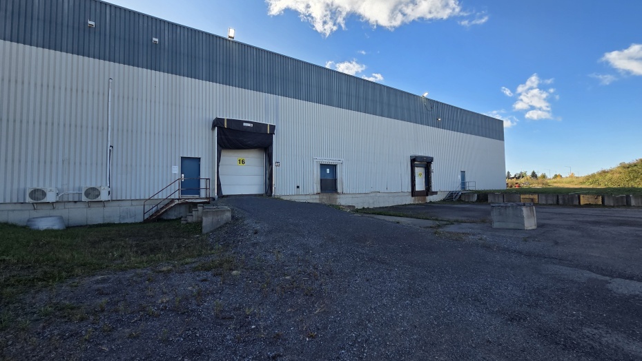 Local industriel à louer